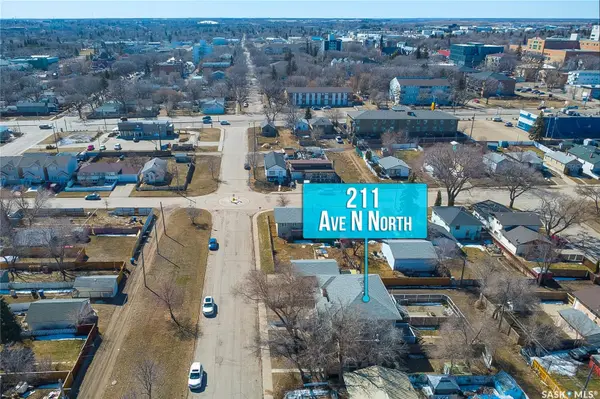 211 N AVENUE N, Saskatoon, SK S7L 2T2