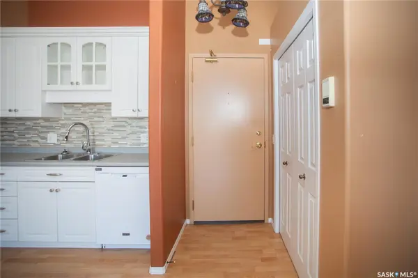 215 Lowe ROAD #411, Saskatoon, SK S7S 1N1