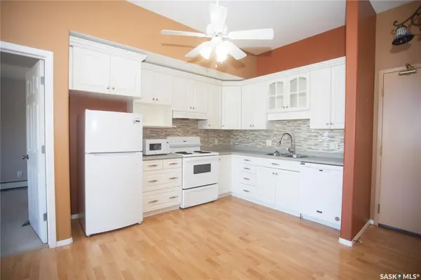 215 Lowe ROAD #411, Saskatoon, SK S7S 1N1