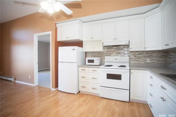 215 Lowe ROAD #411, Saskatoon, SK S7S 1N1