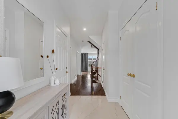 2312 Foxfield RD, Oakville, ON L6M 4C9