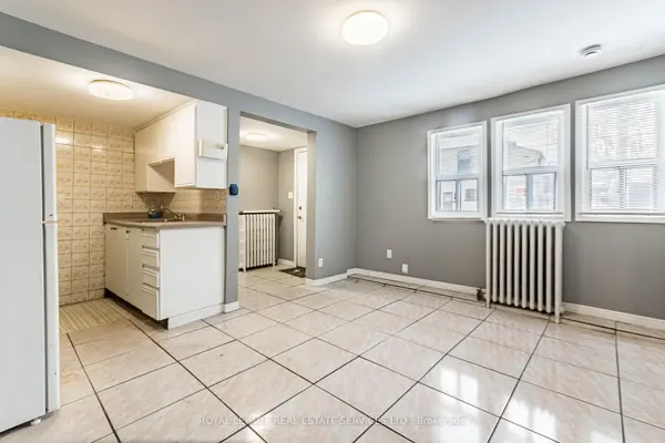 1160 Dufferin ST, Toronto W02, ON M6H 4B8