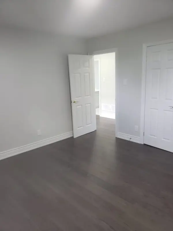 9843 HWY 7 HWY, Halton Hills, ON L7J 2L8