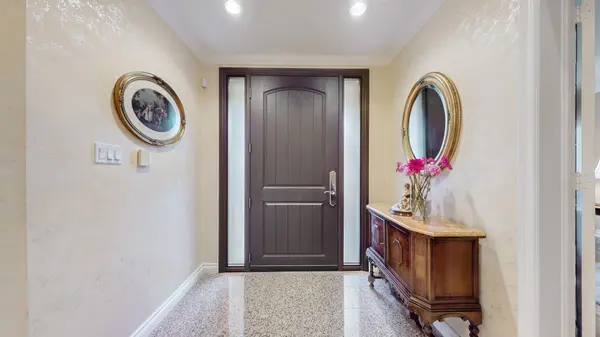 35 La Rush DR, Toronto W09, ON M9P 1S8