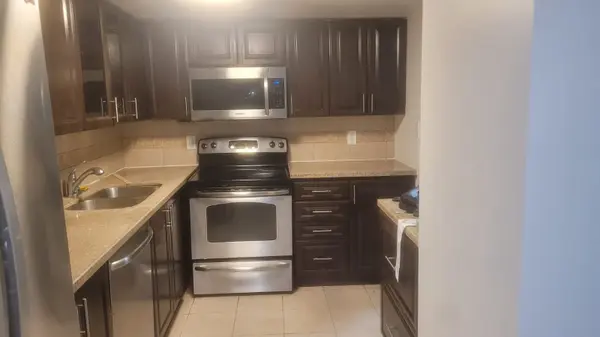 350 Webb DR N #509, Mississauga, ON L5B 3W4