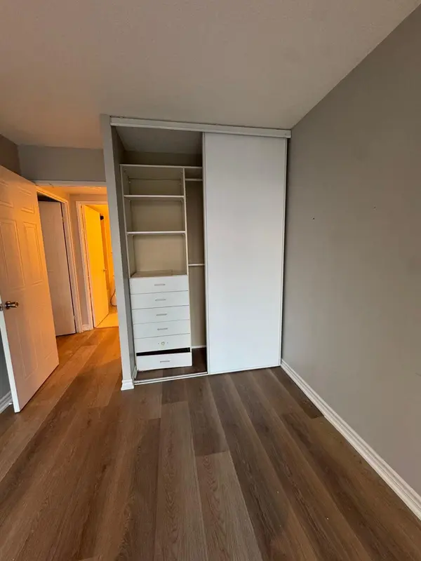 350 Webb DR N #509, Mississauga, ON L5B 3W4