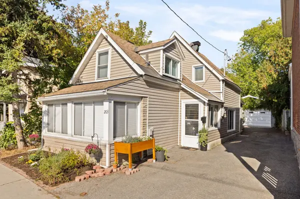 203 Carruthers AVE, West Centre Town, ON K1Y 1N6