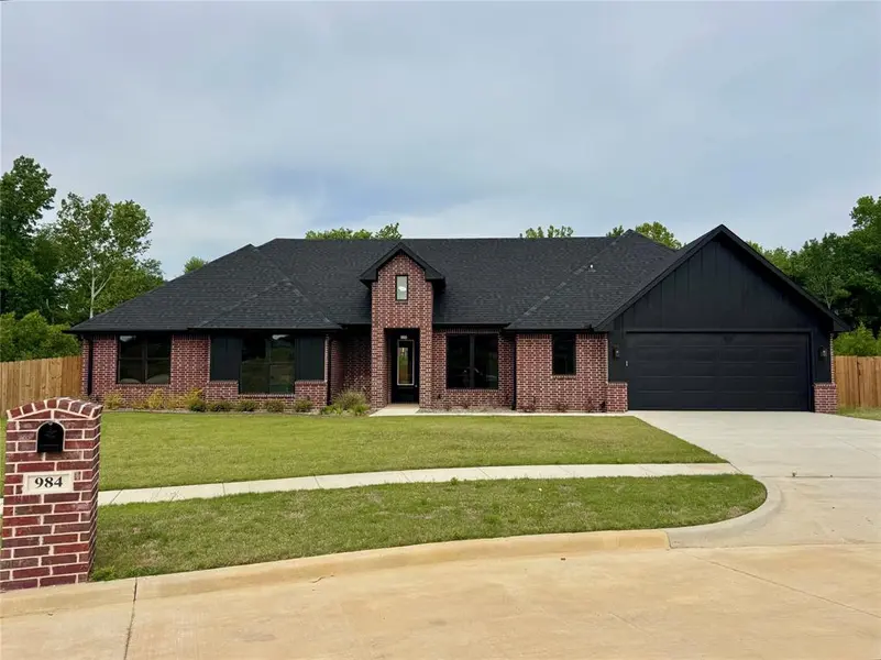 984 Mallard Drive, Lindale, TX 75771