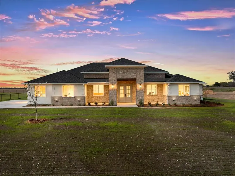 995 Galaxy Road, Woodway, TX 76712