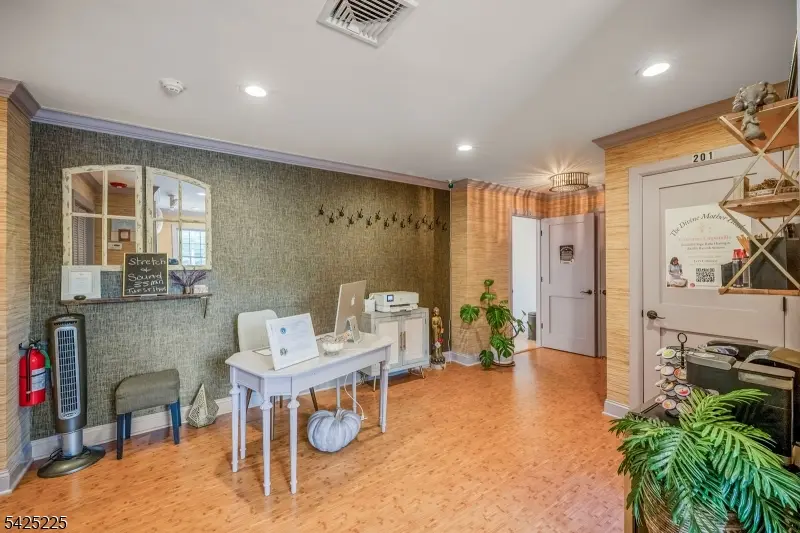 365 Franklin Ave, Wyckoff Twp., NJ 07481