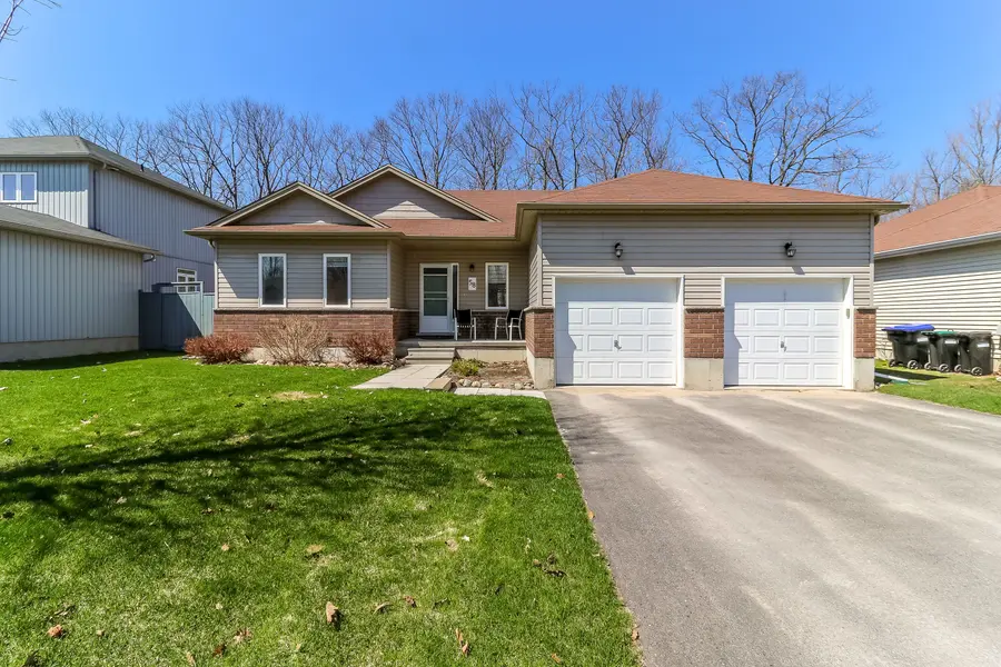 58 Mcdermitt TRL, Tay, ON L0K 2A0