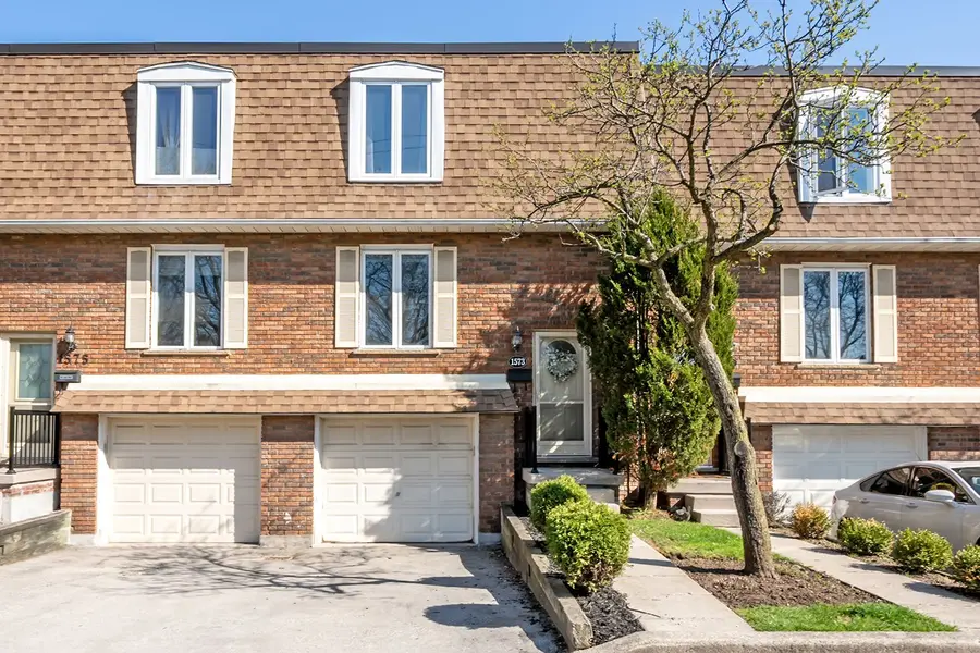 1573 Westminster PL, Burlington, ON L7P 2B4