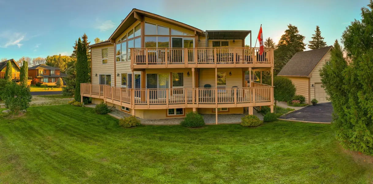 130 Pioneer LN, Blue Mountains, ON L9Y 0M7