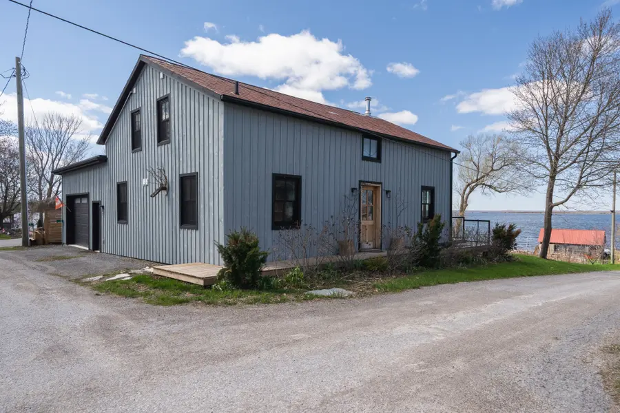 5 Solmes ST, Prince Edward County, ON K0K 2T0