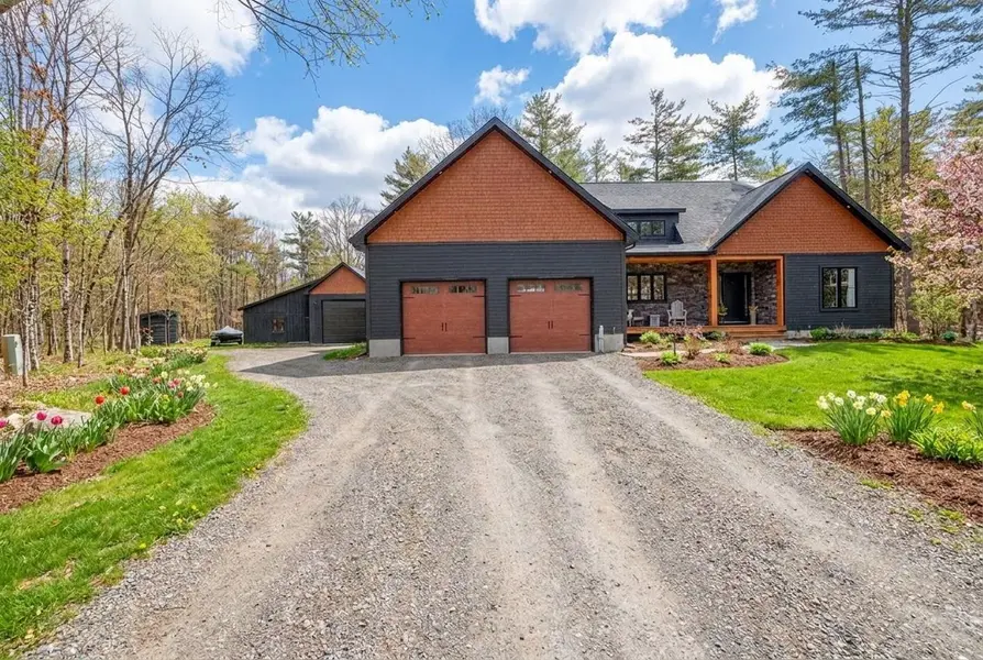 1107 Xavier ST, Gravenhurst, ON P0E 1G0