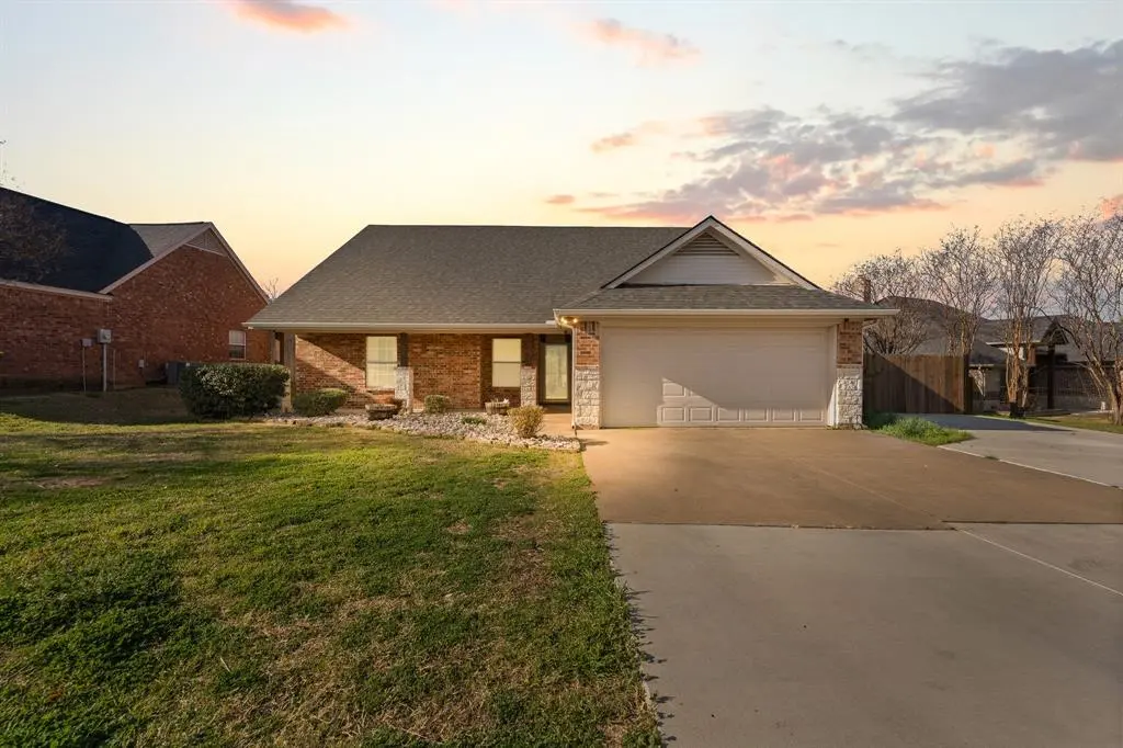529 Mckittrick Court, Godley, TX 76044