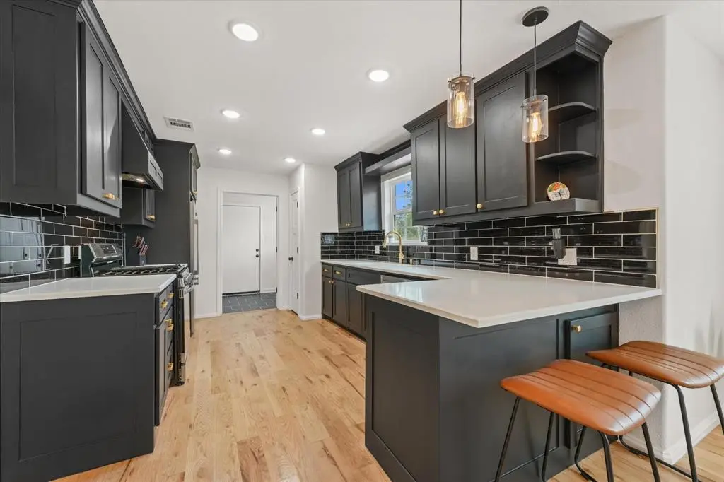 1212 Woodland Avenue, Fort Worth, TX 76110