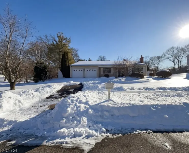 10 Liberty Ln, Franklin Twp., NJ 08873