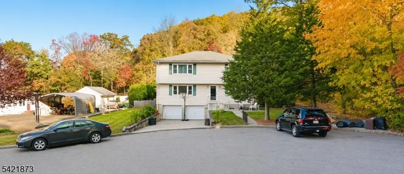 28 Carr St, Pompton Lakes Boro, NJ 07442