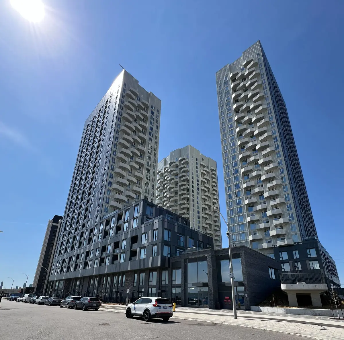 474 Caldari RD #1608, Vaughan, ON L4K 0R5