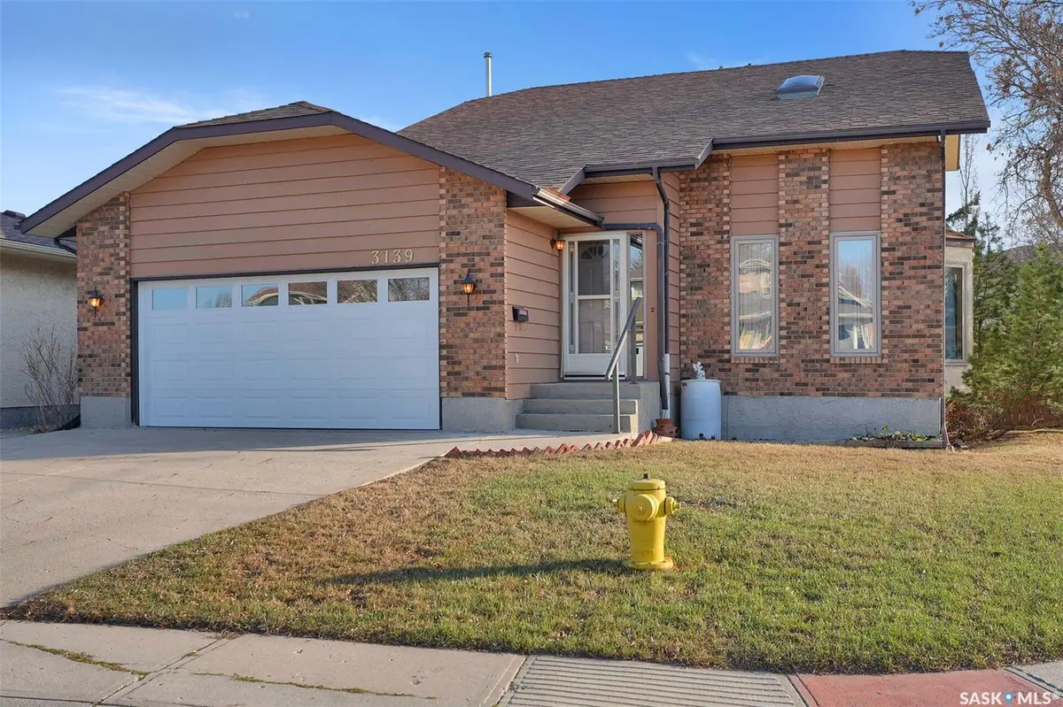 3139 Thacker BAY E, Regina, SK S4V 1Z2