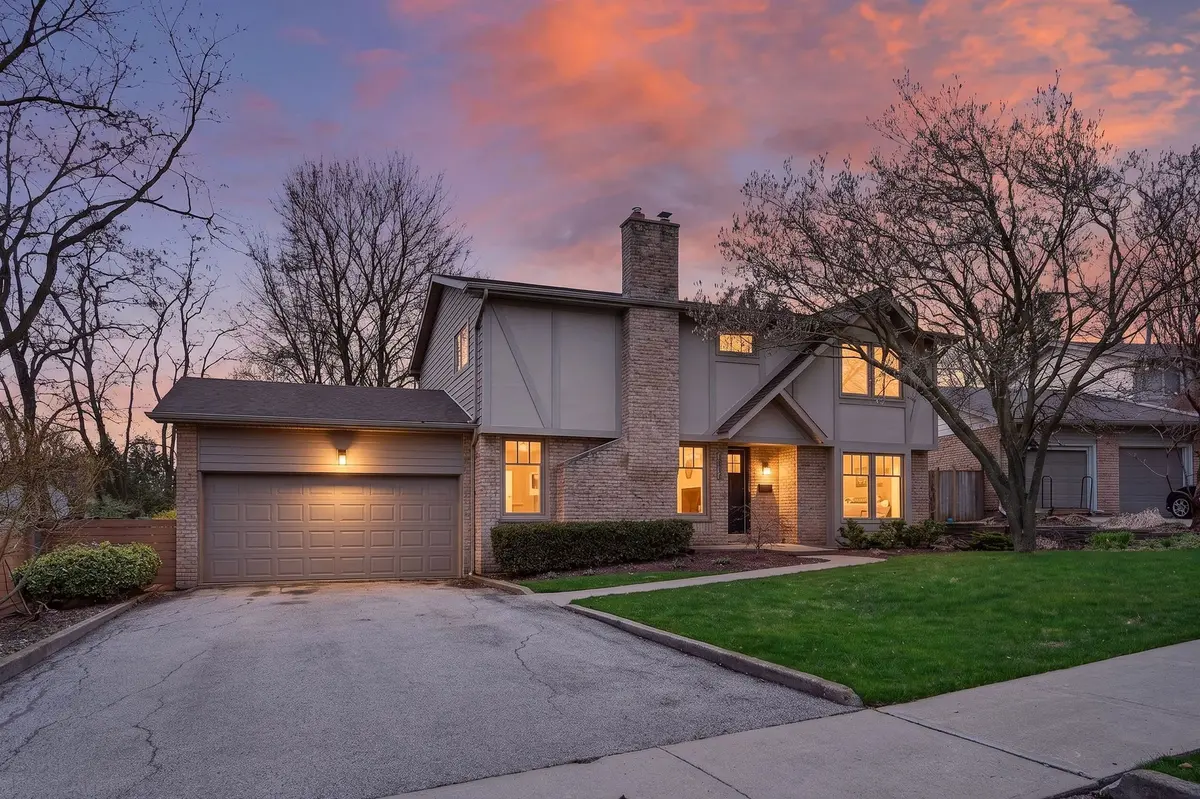 1878 Heather Hills DR, Burlington, ON L7P 3A3