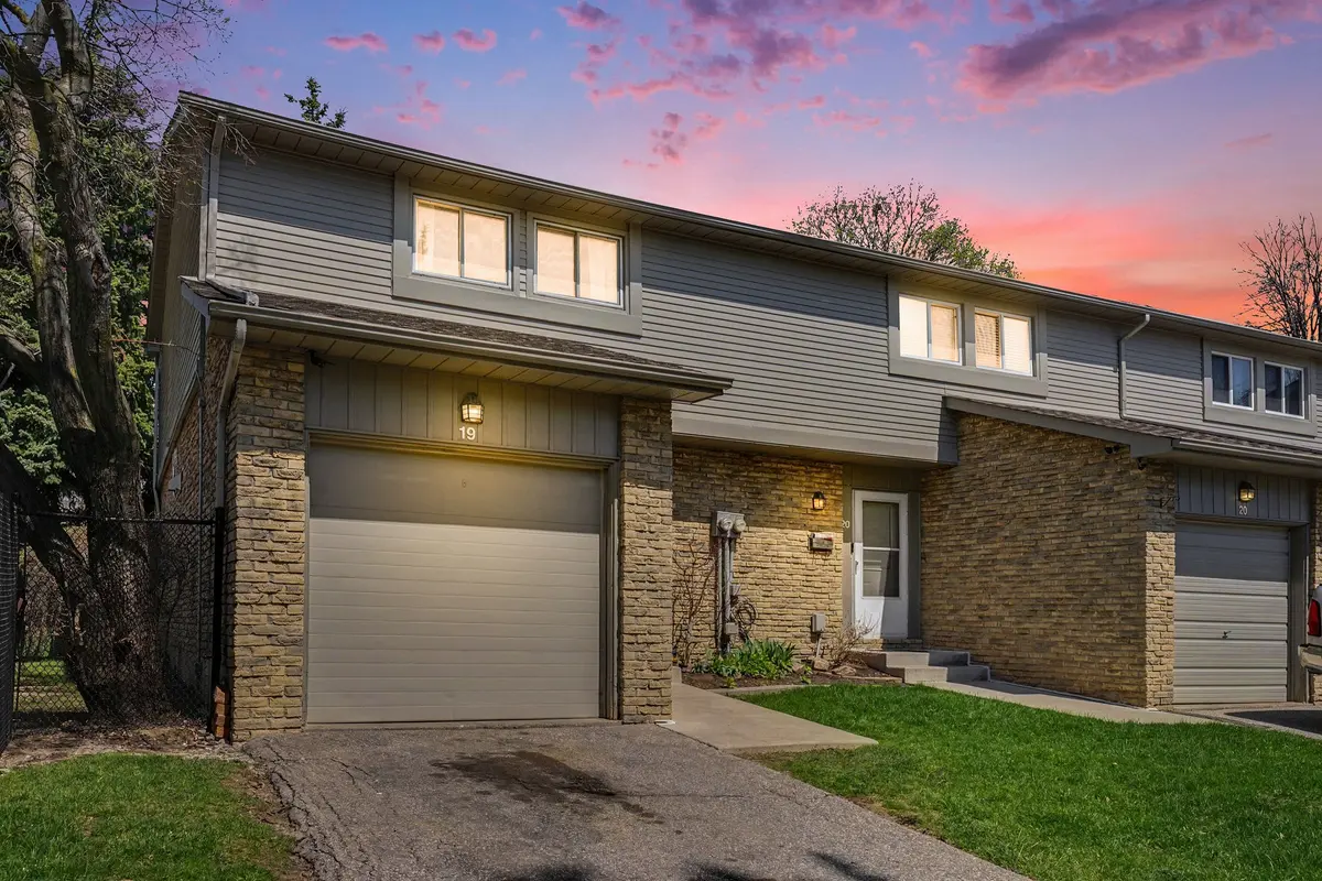 6779 Glen Erin DR #19, Mississauga, ON L5N 2C1