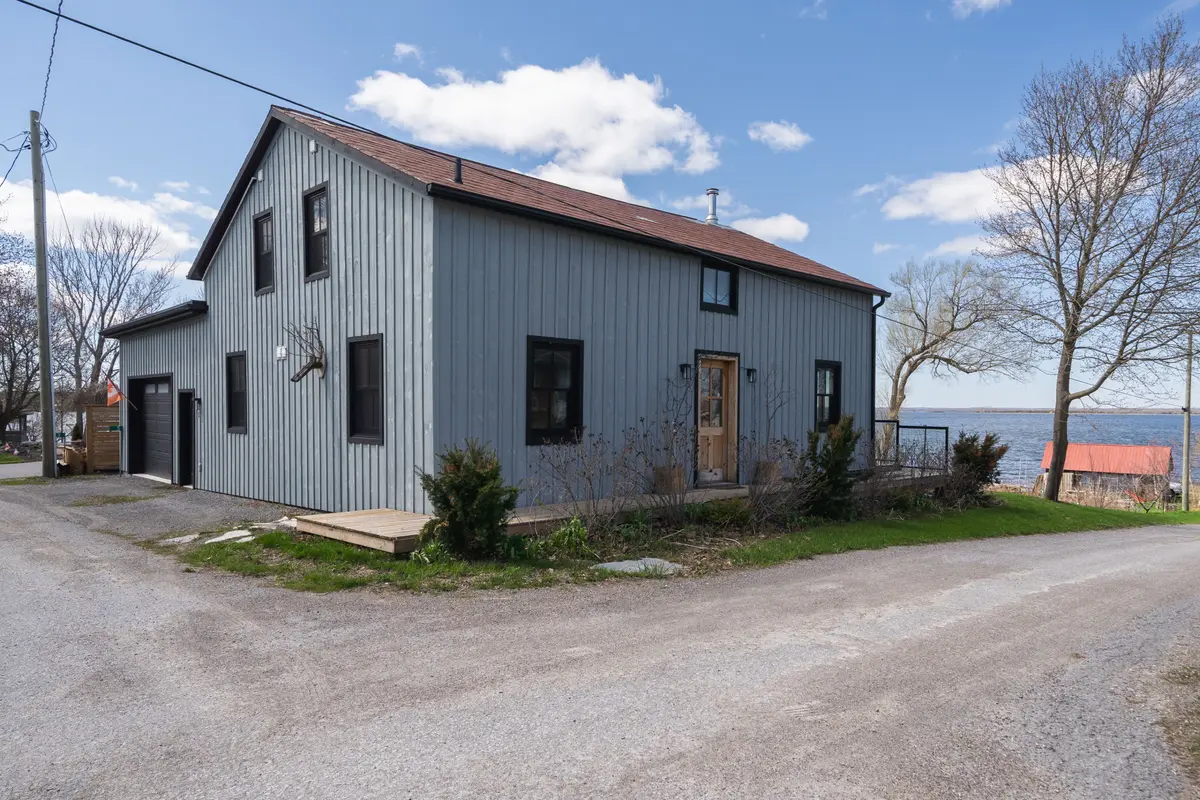 5 Solmes ST, Prince Edward County, ON K0K 2T0