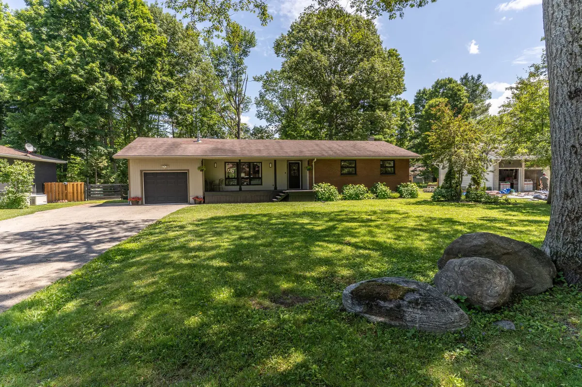 220 Alexander ST, Gravenhurst, ON P1P 1A6