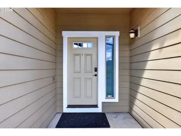 898 JAMES DR, Molalla, OR 97038