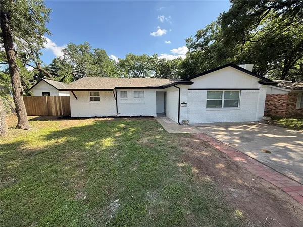 2202 Pontiac Drive, Arlington, TX 76013