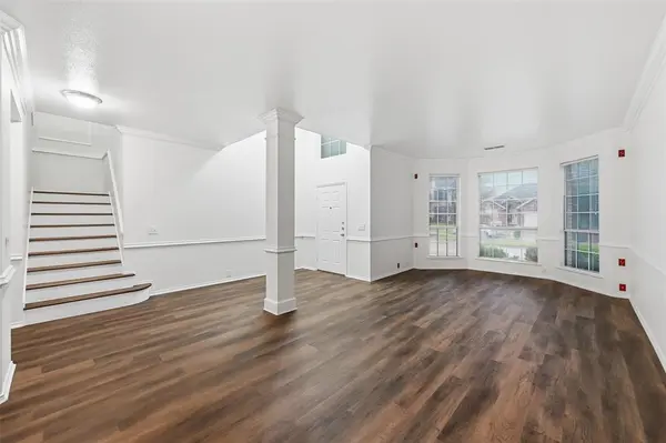 2216 Oak Park Drive, Bedford, TX 76021