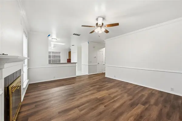 2216 Oak Park Drive, Bedford, TX 76021