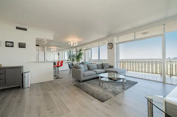 6211 W Northwest Highway #1602, Dallas, TX 75225