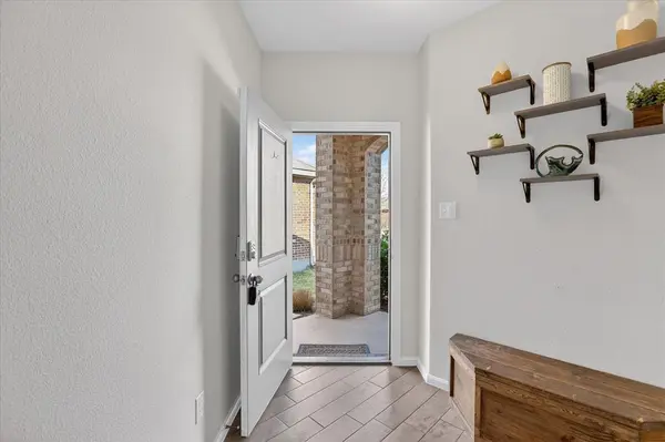 8649 Mirror Lake Drive, Fort Worth, TX 76179