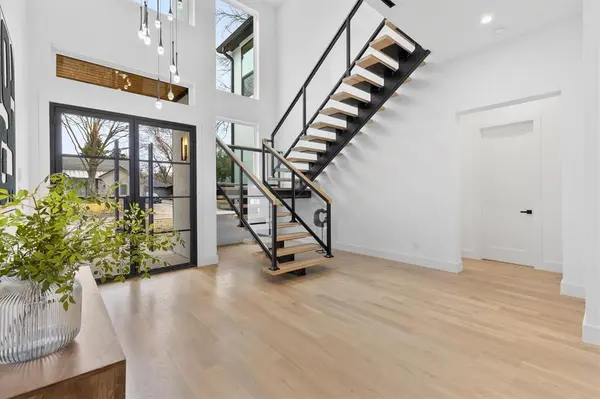 9428 Hobart Street, Dallas, TX 75218