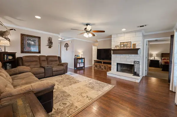 529 Mckittrick Court, Godley, TX 76044