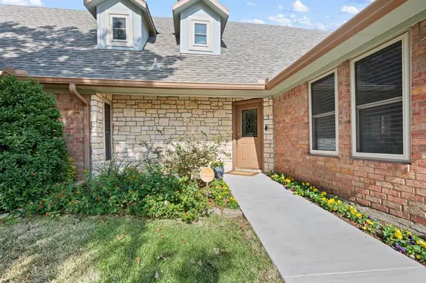 2621 Sedgeway Lane, Carrollton, TX 75006