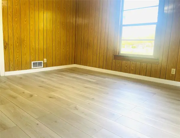 202 5 Points Road, Waxahachie, TX 75165