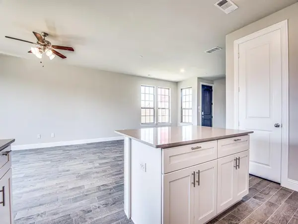 641 Hutchinson Lane, Lewisville, TX 75077