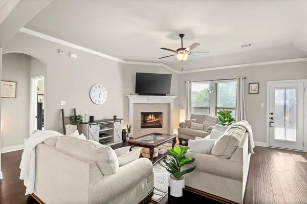 205 Carson Drive, Waxahachie, TX 75167