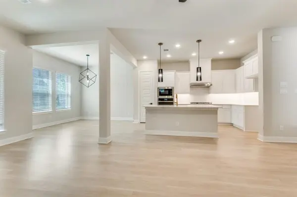 704 YELLOW WARBLER Way, Arlington, TX 76005