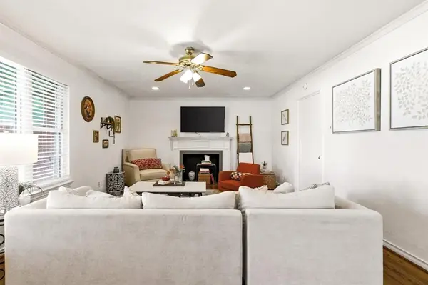 6524 Ravendale Lane, Dallas, TX 75214