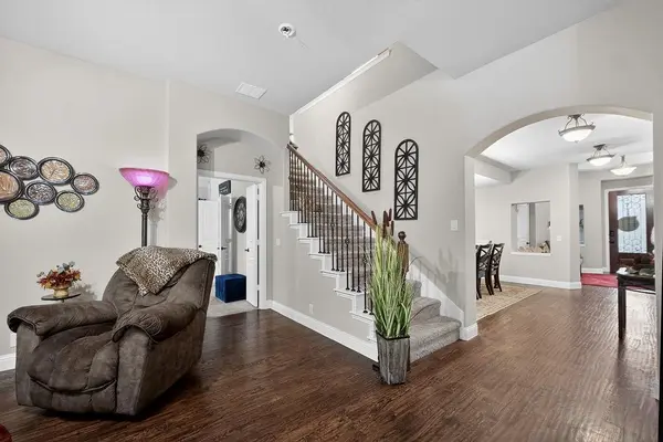 2840 Mariposa Drive, Grand Prairie, TX 75054