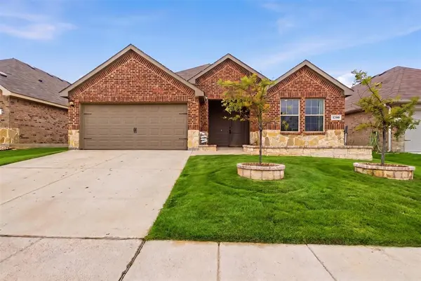 1200 Canterbury Lane, Ennis, TX 75119