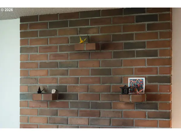 1927 NE THOMAS ST, Hillsboro, OR 97124