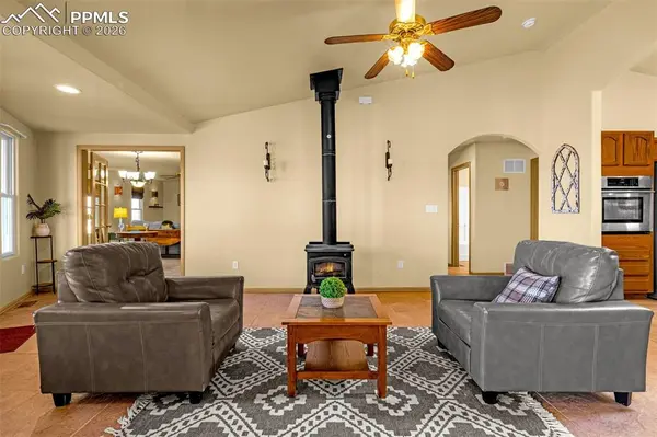 1420 E Gem DR, Pueblo, CO 81007