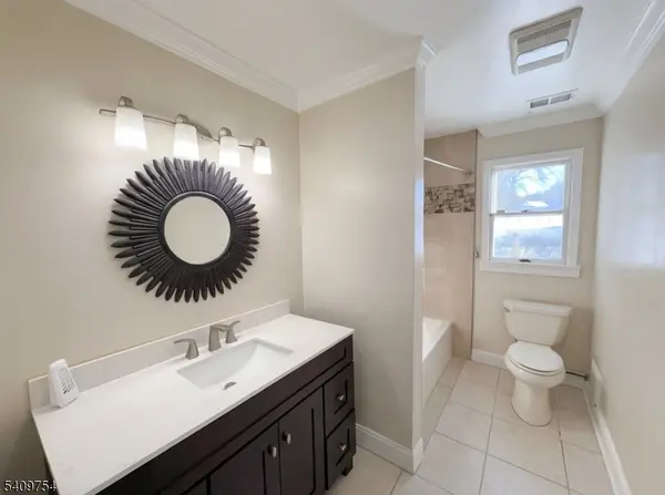 10 Liberty Ln, Franklin Twp., NJ 08873