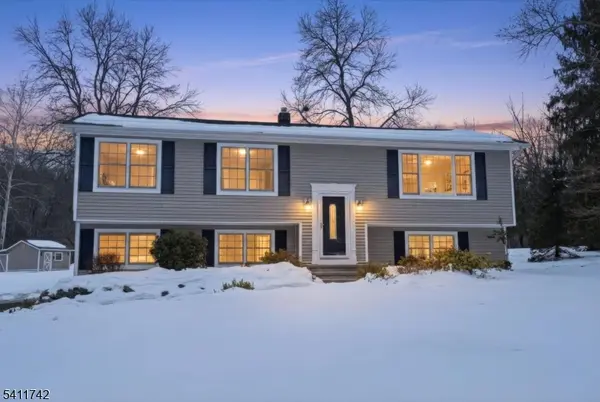 521 Cokesbury Rd, Clinton Twp., NJ 08801