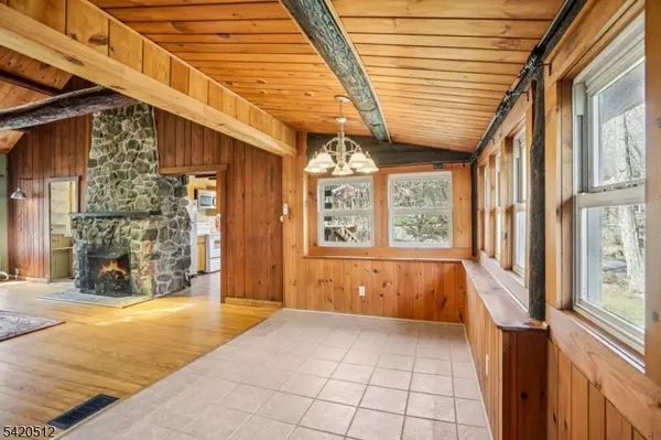 6 West Cir, Ringwood Boro, NJ 07456